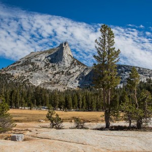 Blick auf den Cathedral Peak Blick auf den Cathedral Peak