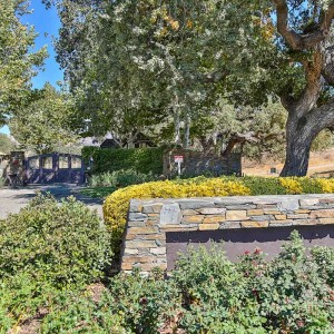 Einfahrt zur Neverland Ranch Einfahrt zur Neverland Ranch