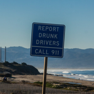 Interessantes Schild, lädt zum petzen ein Interessantes Schild, lädt zum petzen ein