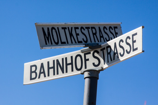 Solche Straßennamen gibt es auch in Namibia