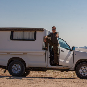 Franky mit dem Bushcamper