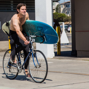 Unterwegs zum Surfen Unterwegs zum Surfen