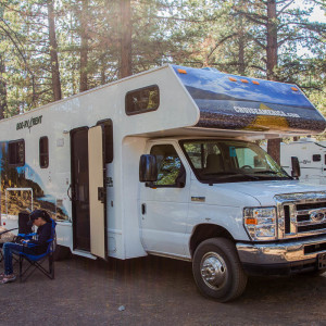 Unser Stellplatz mitten im Wald Unser Stellplatz mitten im Wald