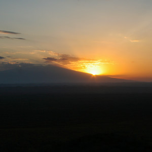 Sonnenuntergang hinterm Kilimanjaro Sonnenuntergang hinterm Kilimanjaro