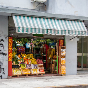 Ein typischer Frucht- und Gemüseladen