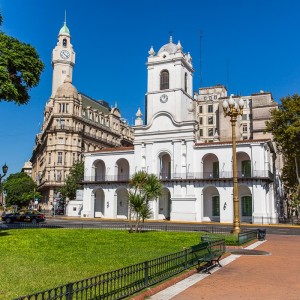 Schicke Gebäude rund um den Plaza de Mayo Schicke Gebäude rund um den Plaza de Mayo
