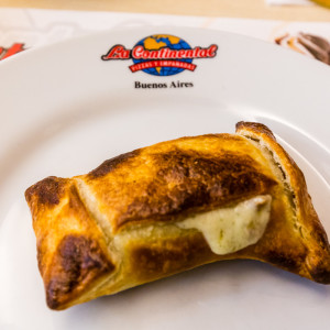 Empanada im La Continental