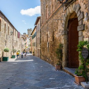 die Hauptstrasse in Montalcino die Hauptstrasse in Montalcino