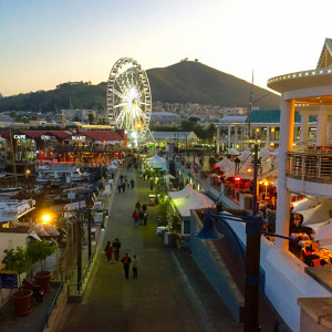 Die Waterfront im Abendlicht