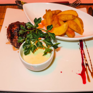 Filetsteak im Karibu Restaurant