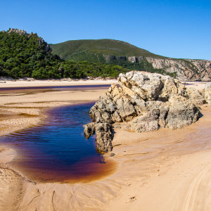 Rotbraune Pfützen im Nature's Valley