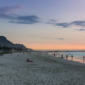 Abendstimmung am Strand von Camps Bay Abendstimmung am Strand von Camps Bay