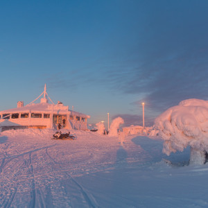 Eine Berghütte auf dem Levi Fjäll Eine Berghütte auf dem Levi Fjäll