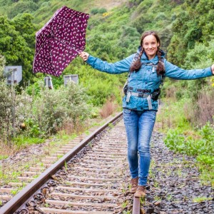 Balancieren auf den Gleisen nach Victoria Bay Balancieren auf den Gleisen nach Victoria Bay