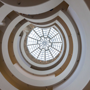 Der Treppenaufgang im Guggenheim Museum Der Treppenaufgang im Guggenheim Museum