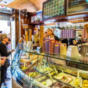 In unserer Lieblings-Eisdiele In unserer Lieblings-Eisdiele