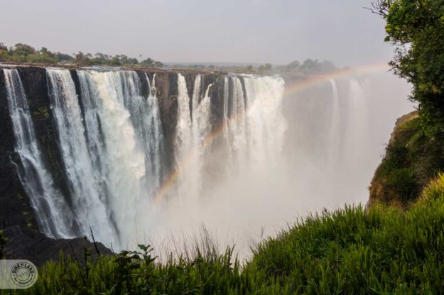 Regenbogen an den Victoria Fällen